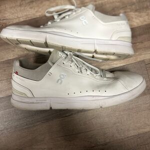On Cloud The Roger tennis shoes